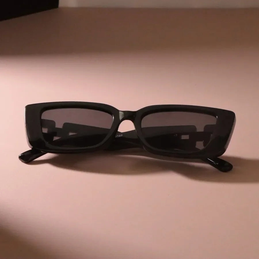 Montelier Prime | Gafas de Sol Cuadradas Clásicas Unisex | Lentes Espejadas para Hombre y Mujer | Diseño de Montura Pequeña con Estilo Elegante