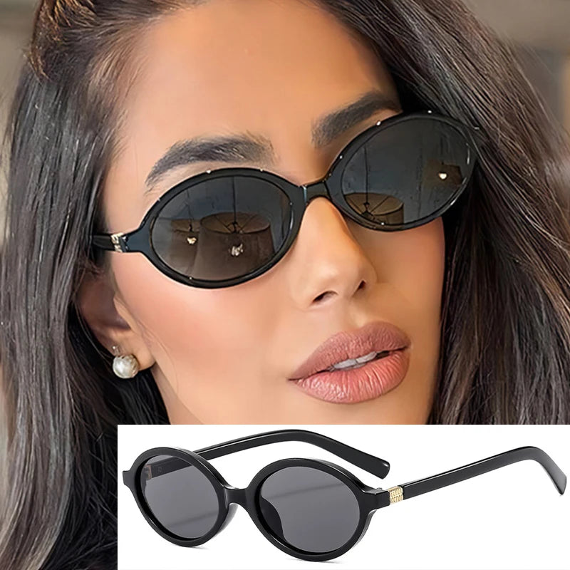 Valenne Noir | Gafas de Sol Ovaladas Pequeñas Vintage Unisex | Protección UV400 para Hombre y Mujer | Diseño Fashion de Lujo con Estilo 2025