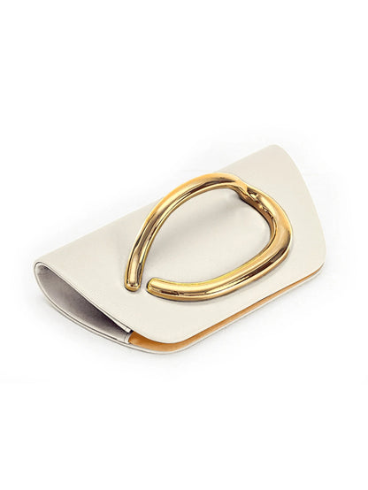Bolso Aurelia | Clutch tipo caja con cierre metálico dorado y cadena desmontable para eventos elegantes