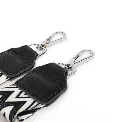 Bolso Catalina | Cuero genuino de color liso con diseño versátil para llevar al hombro o cruzado.