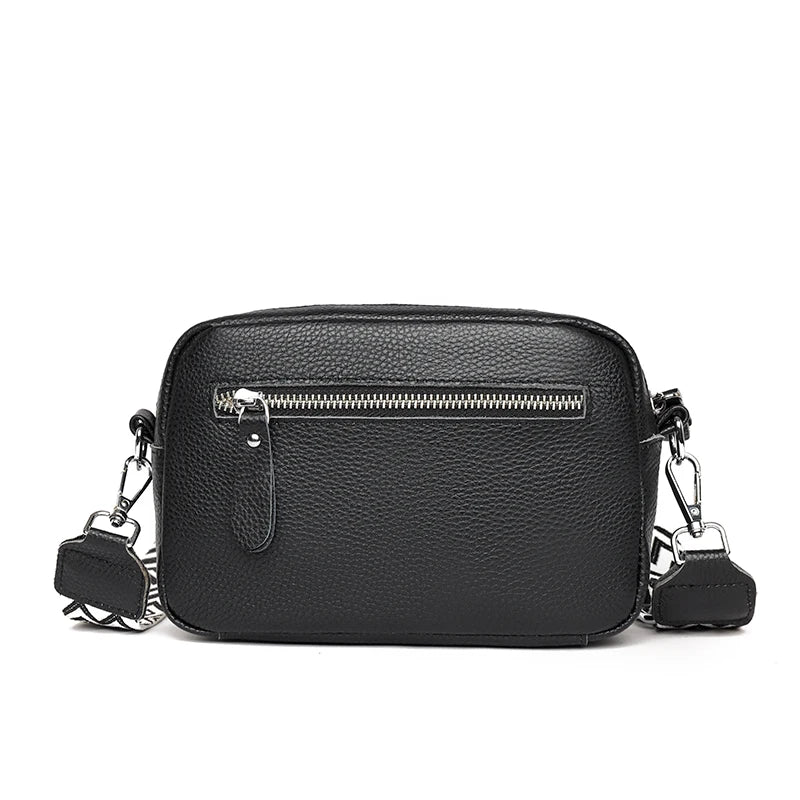 Bolso Catalina | Cuero genuino de color liso con diseño versátil para llevar al hombro o cruzado.