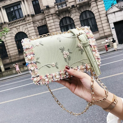 Bolso Floréa | Estampado Floral con Cadena Elegante y Diseño Compacto