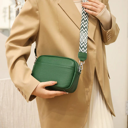 Bolso Catalina | Cuero genuino de color liso con diseño versátil para llevar al hombro o cruzado.