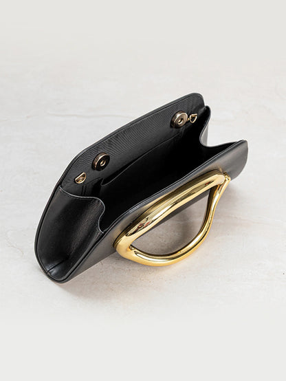 Bolso Aurelia | Clutch tipo caja con cierre metálico dorado y cadena desmontable para eventos elegantes