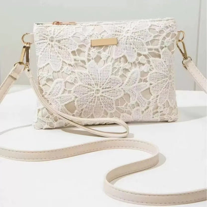 Bolso Rosavelle | Encaje Floral Calado con Diseño Compacto y Suave