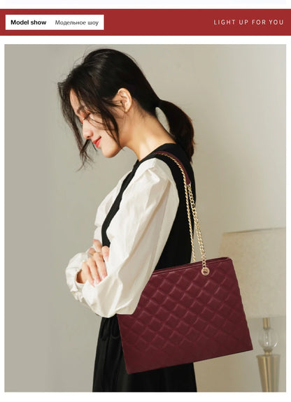 Bolso Valeria | Diseño acolchado clásico con estilo vintage para llevar al hombro.