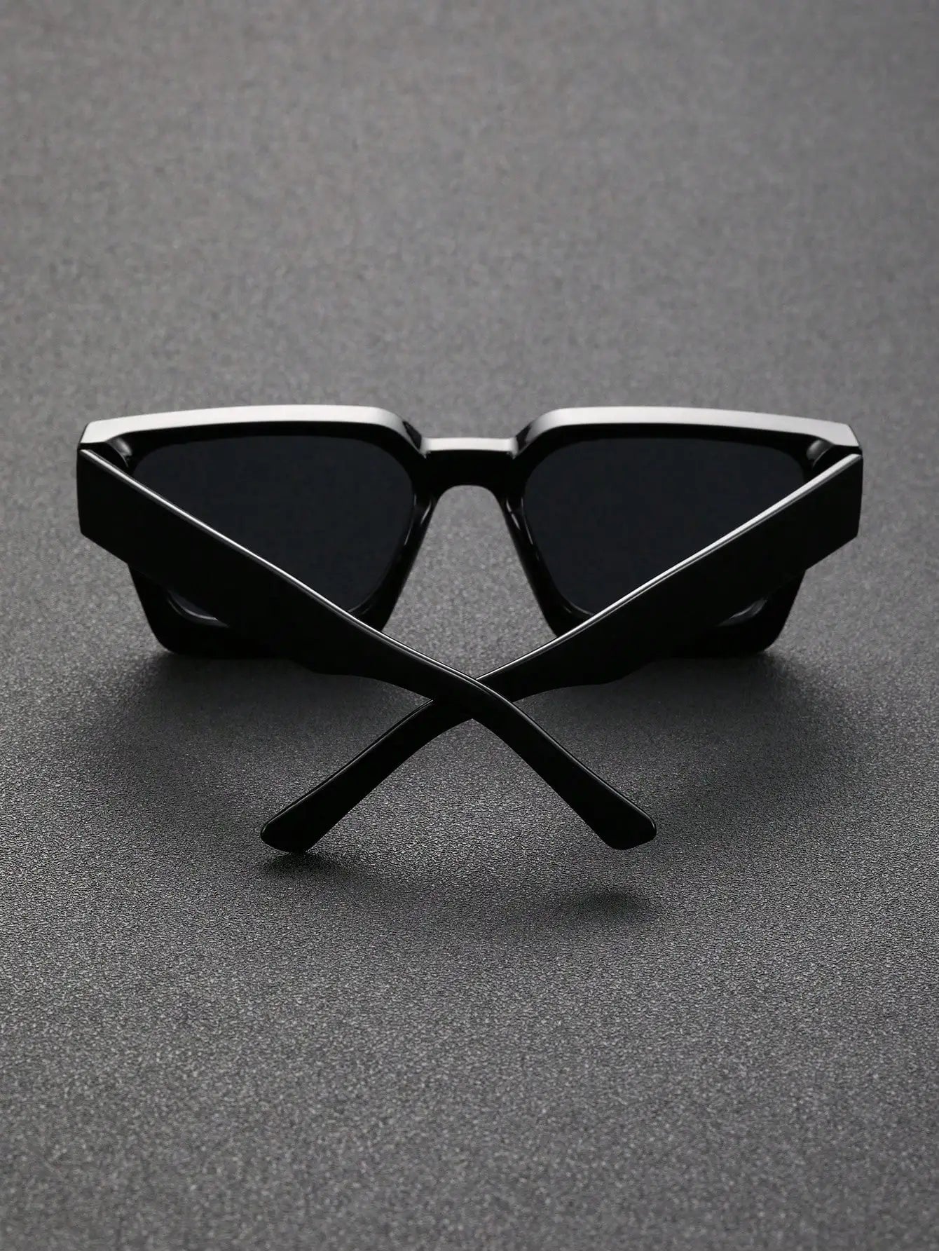 Gafas de Sol ARVION™ Cuadradas para Mujer y Hombre | Diseño Clásico de Montura Plástica | Estilo Casual | Protección UV400