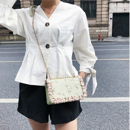 Bolso Floréa | Estampado Floral con Cadena Elegante y Diseño Compacto