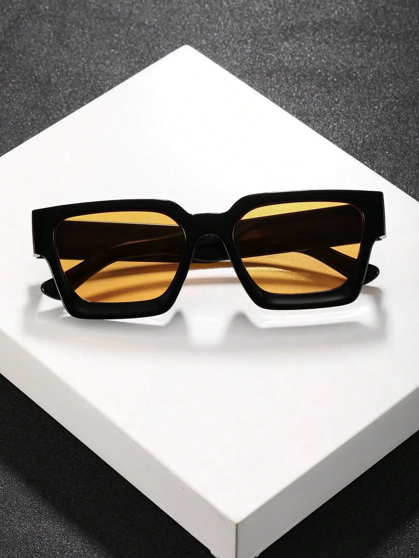 Gafas de Sol ARVION™ Cuadradas para Mujer y Hombre | Diseño Clásico de Montura Plástica | Estilo Casual | Protección UV400
