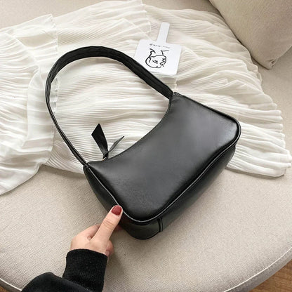 Bolso Célienne | Cuero Sintético Suave con Diseño Retro de Asa Superior