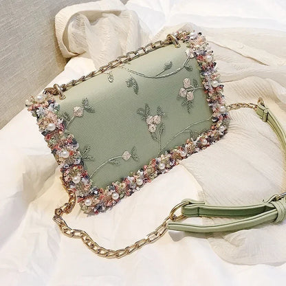 Bolso Floréa | Estampado Floral con Cadena Elegante y Diseño Compacto