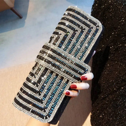 Bolso Luméa | Acabado con Cristales Brillantes y Cadena Elegante