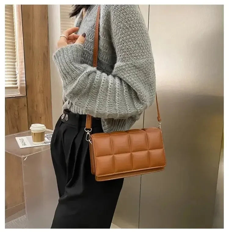 Bolso Mirelisse | Cuero Sintético con Asa Clásica y Diseño Atemporal