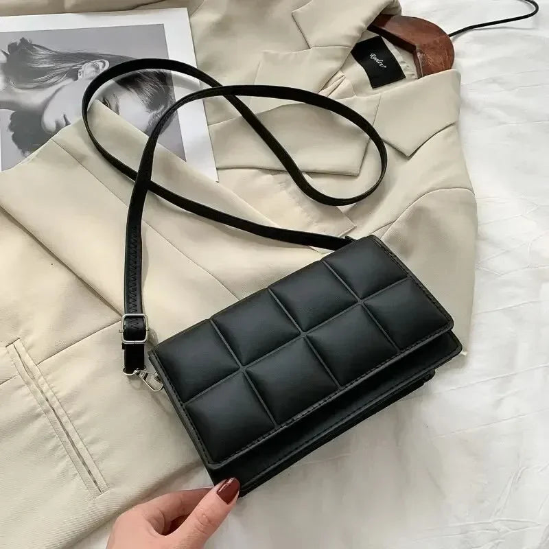 Bolso Mirelisse | Cuero Sintético con Asa Clásica y Diseño Atemporal