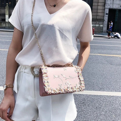 Bolso Floréa | Estampado Floral con Cadena Elegante y Diseño Compacto