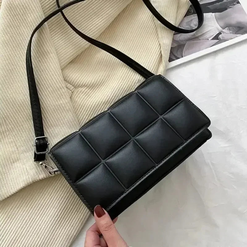 Bolso Mirelisse | Cuero Sintético con Asa Clásica y Diseño Atemporal