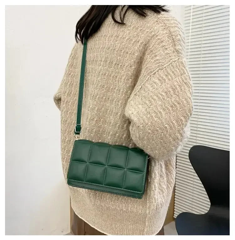 Bolso Mirelisse | Cuero Sintético con Asa Clásica y Diseño Atemporal