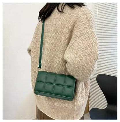 Bolso Mirelisse | Cuero Sintético con Asa Clásica y Diseño Atemporal