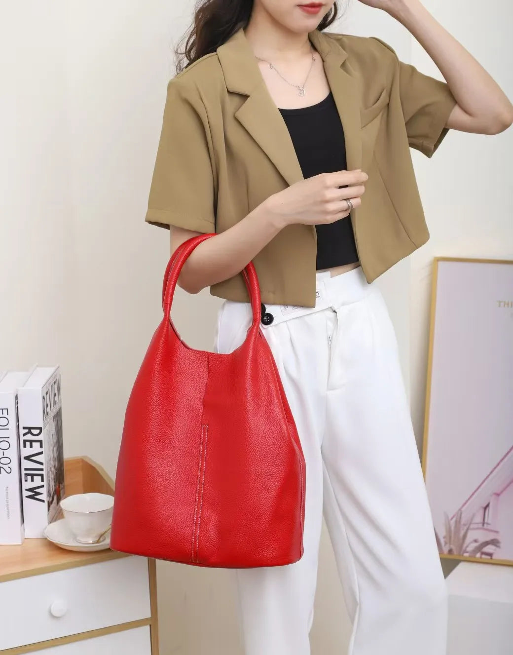 Bolso Miranda | Cuero vacuno suave con gran capacidad y diseño tipo bucket para el uso diario.
