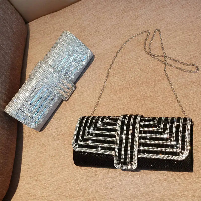 Bolso Luméa | Acabado con Cristales Brillantes y Cadena Elegante