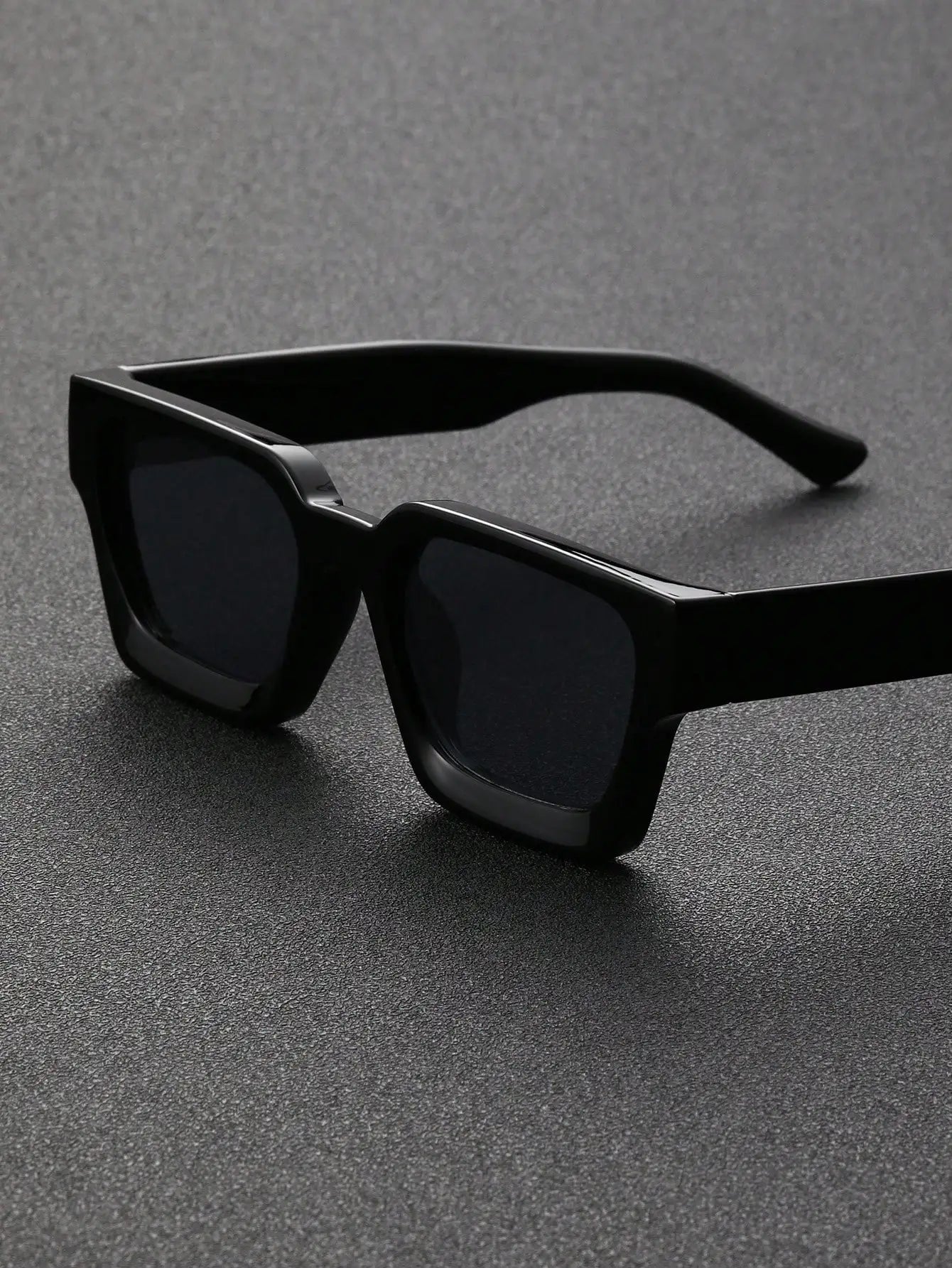 Gafas de Sol ARVION™ Cuadradas para Mujer y Hombre | Diseño Clásico de Montura Plástica | Estilo Casual | Protección UV400