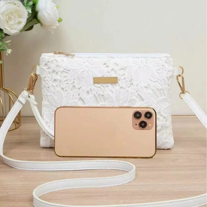 Bolso Rosavelle | Encaje Floral Calado con Diseño Compacto y Suave