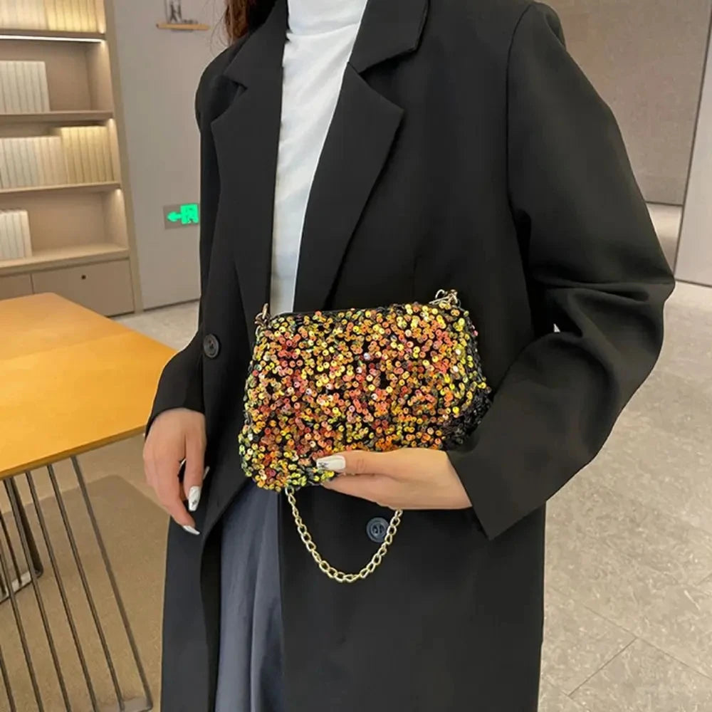 Bolso Noirelle | Acabado en Lentejuelas con Diseño Cuadrado Minimalista