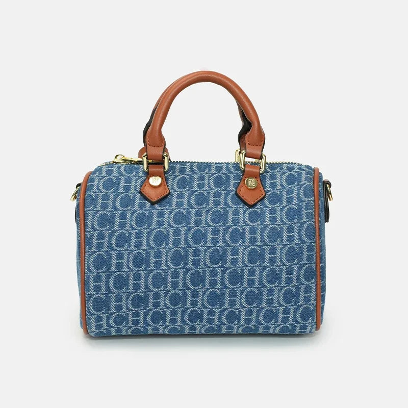 Bolso Verona Denim | Boston de Mezclilla con Detalles en Cuero y Cierre Elegante