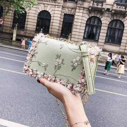 Bolso Floréa | Estampado Floral con Cadena Elegante y Diseño Compacto