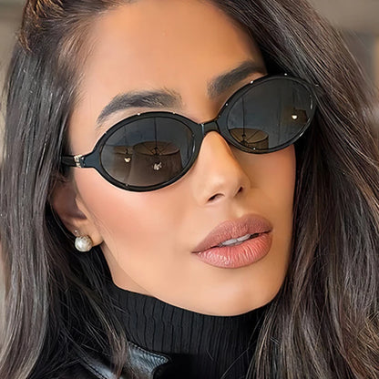 Valenne Noir | Gafas de Sol Ovaladas Pequeñas Vintage Unisex | Protección UV400 para Hombre y Mujer | Diseño Fashion de Lujo con Estilo 2025