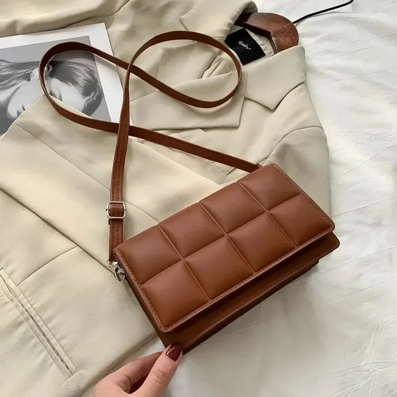 Bolso Mirelisse | Cuero Sintético con Asa Clásica y Diseño Atemporal