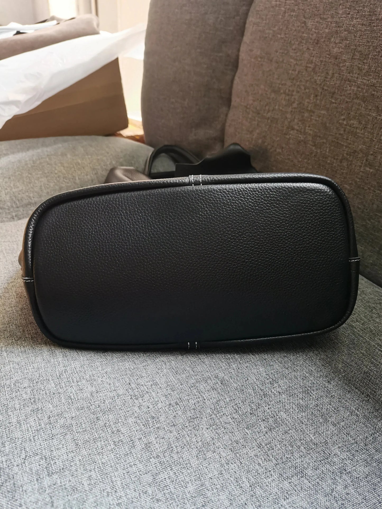 Bolso Miranda | Cuero vacuno suave con gran capacidad y diseño tipo bucket para el uso diario.