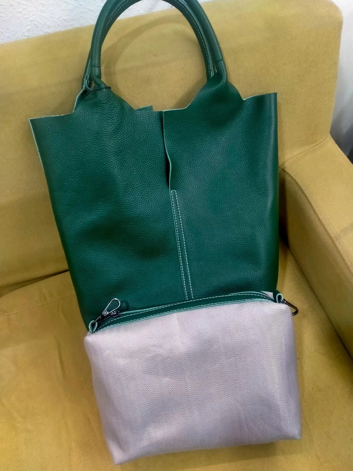 Bolso Miranda | Cuero vacuno suave con gran capacidad y diseño tipo bucket para el uso diario.