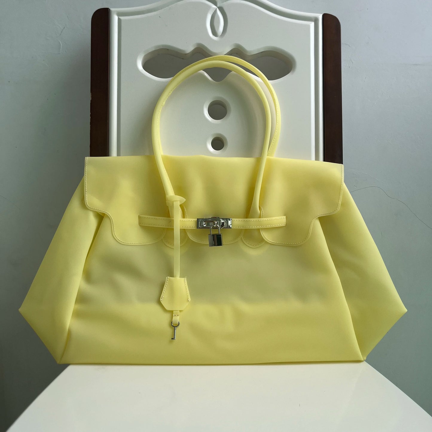 Bolso Crystalia | PVC Transparente en Color Caramelo con Diseño Veraniego
