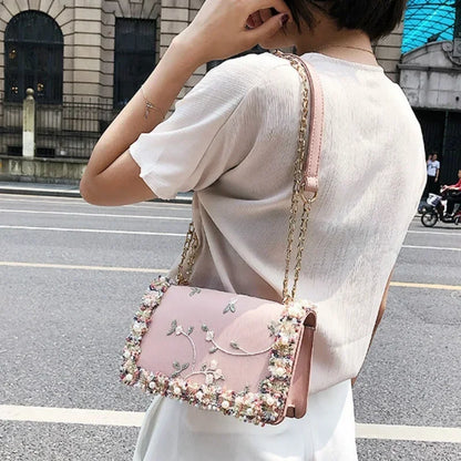 Bolso Floréa | Estampado Floral con Cadena Elegante y Diseño Compacto