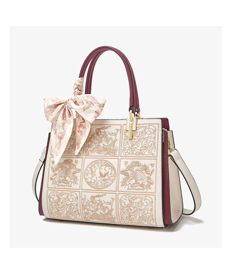 Bolso Xiélia | Cuero Genuino con Bordado Clásico Inspiración Oriental