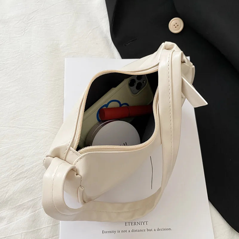 Bolso Célienne | Cuero Sintético Suave con Diseño Retro de Asa Superior