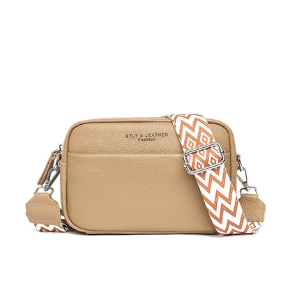 Bolso Catalina | Cuero genuino de color liso con diseño versátil para llevar al hombro o cruzado.