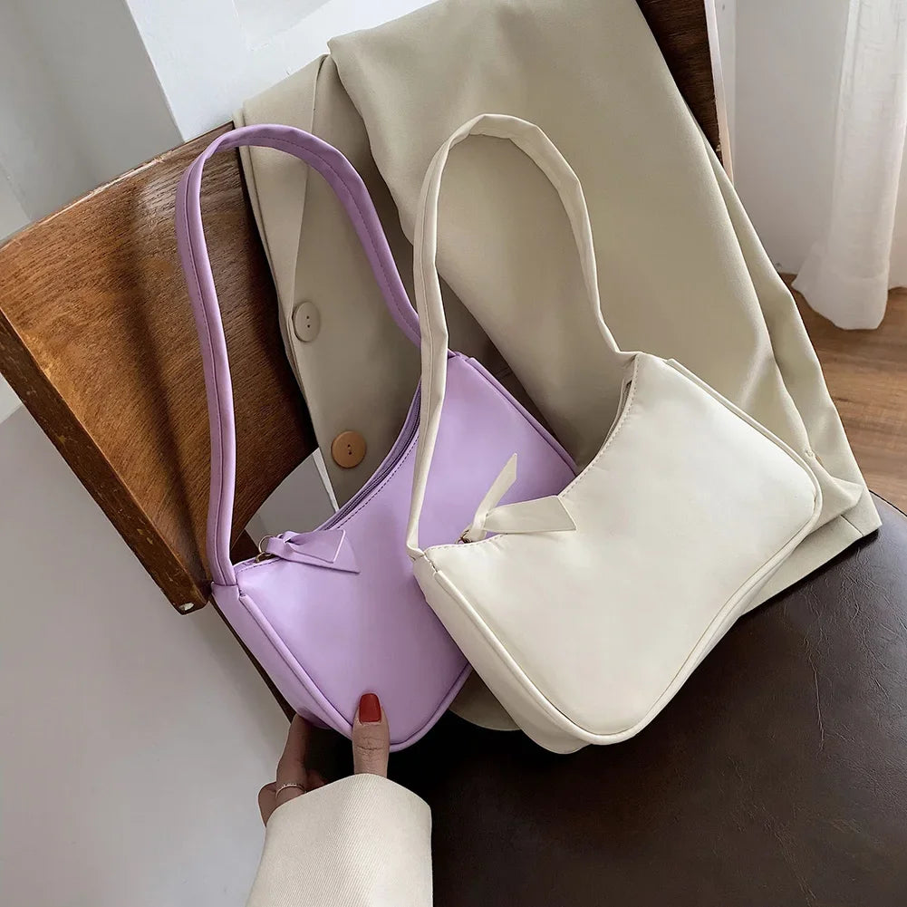 Bolso Célienne | Cuero Sintético Suave con Diseño Retro de Asa Superior