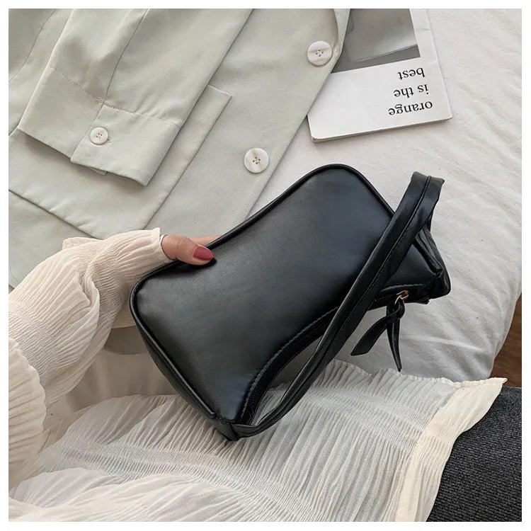 Bolso Célienne | Cuero Sintético Suave con Diseño Retro de Asa Superior