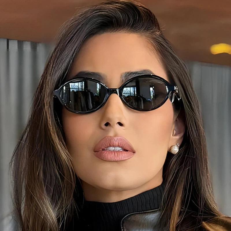 Valenne Noir | Gafas de Sol Ovaladas Pequeñas Vintage Unisex | Protección UV400 para Hombre y Mujer | Diseño Fashion de Lujo con Estilo 2025